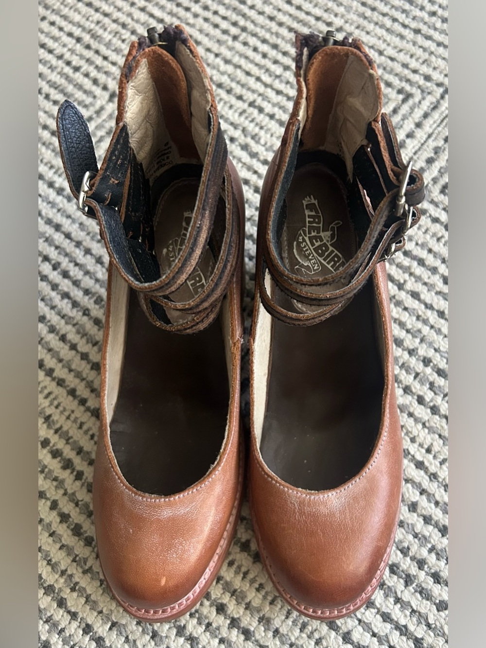 Free Bird Sz 6 Randi Genuine Leather Ankle Strap Heels in Tan - Picture 3 of 12